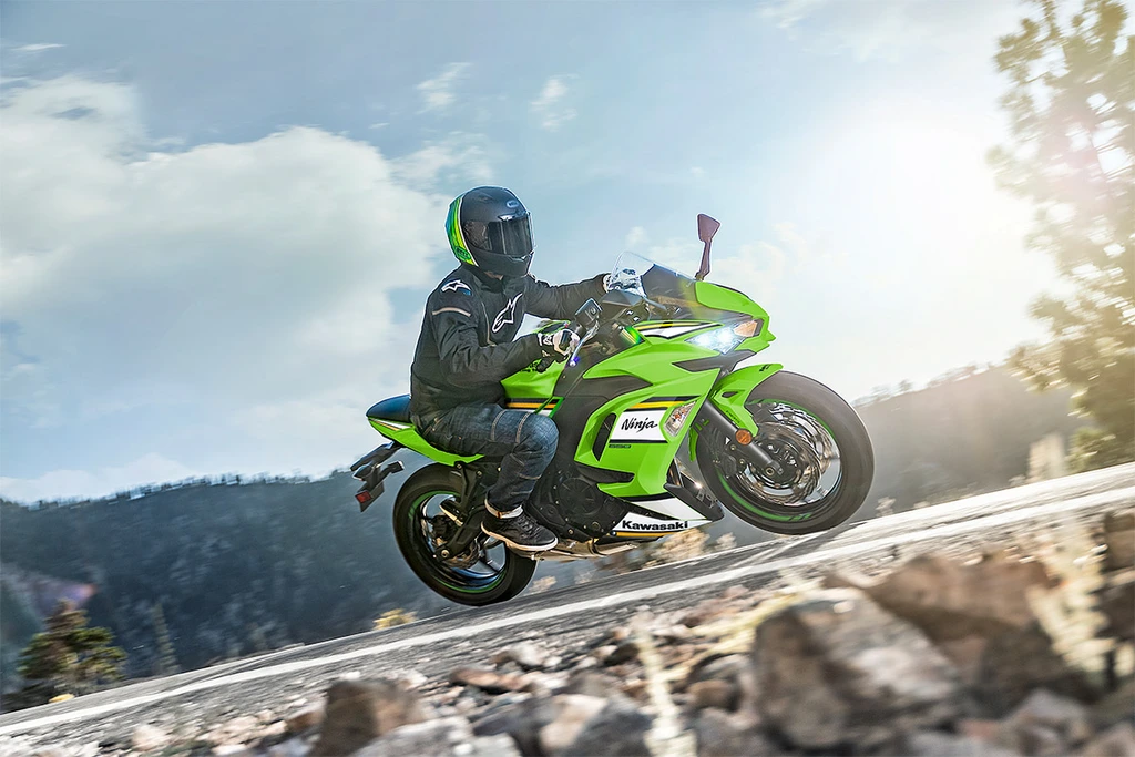 2025-kawasaki-ninja-650-krt-edition-throtllecaze.com-1_throttlecraze.com