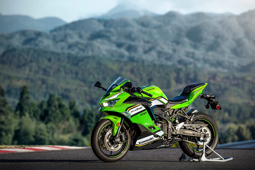 2025-kawasaki-ninja-zx-4rr-krt-edition-abs-throttlecraze.com-1_throttlecraze.com