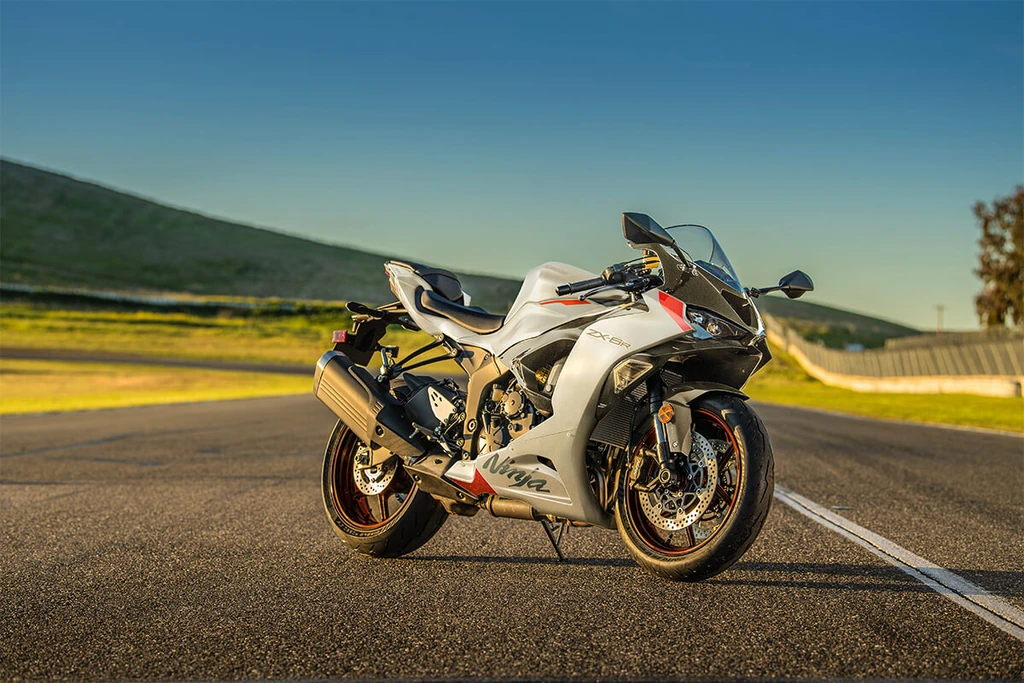 2025-kawasaki-ninja-zx-6r-throttlecraze.com-1_throttlecraze.com