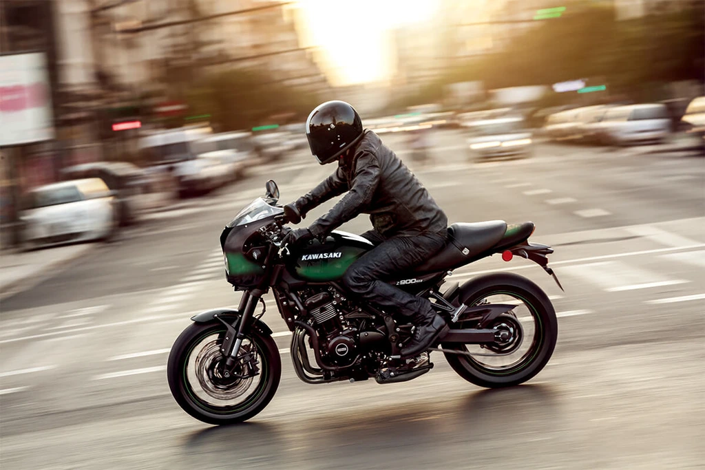 2025-kawasaki-z900-cafe-abs-throttlecraze.com-3_throttlecraze.com