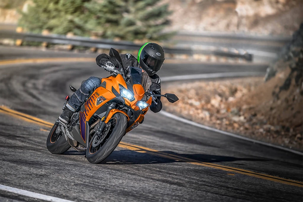 2025-ninja-650-throttlecraze.com-2_throttlecraze.com