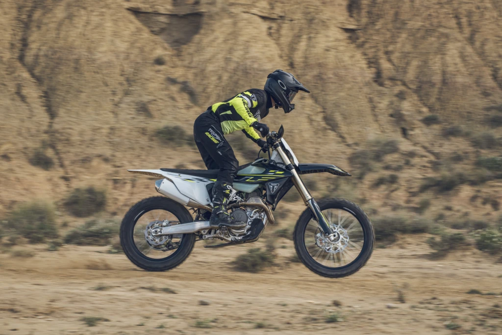 2025-triumph-tf-450-c-throttlecraze.com-4_throttlecraze.com