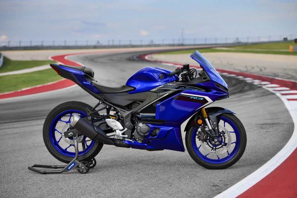 2025-yamaha-r3-throttlecraze.com-1_throttlecraze.com