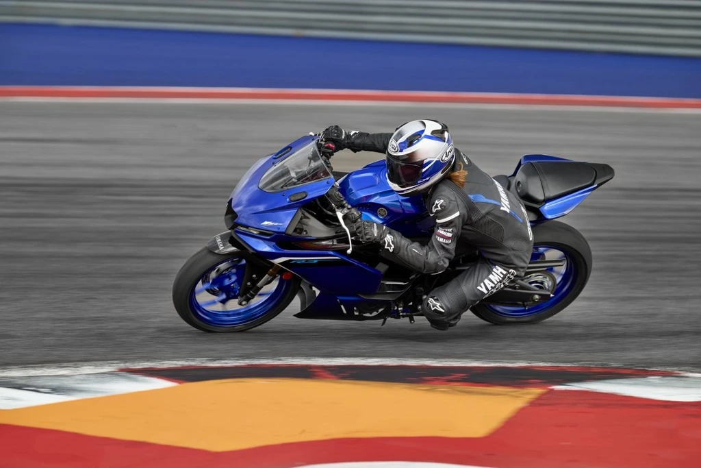 2025-yamaha-r3-throttlecraze.com-2_throttlecraze.com