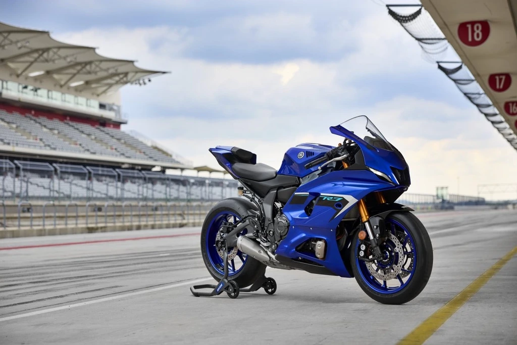 2025-yamaha-r7-throttlecraze.com-1_throttlecraze.com
