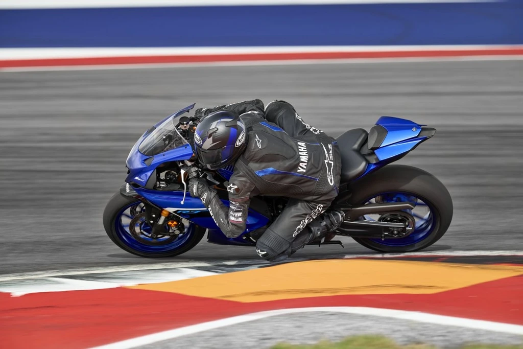 2025-yamaha-r7-throttlecraze.com-2_throttlecraze.com