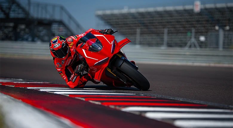 2026-ducati-panigale-v4r-throttlecraze.com-2_throttlecraze.com