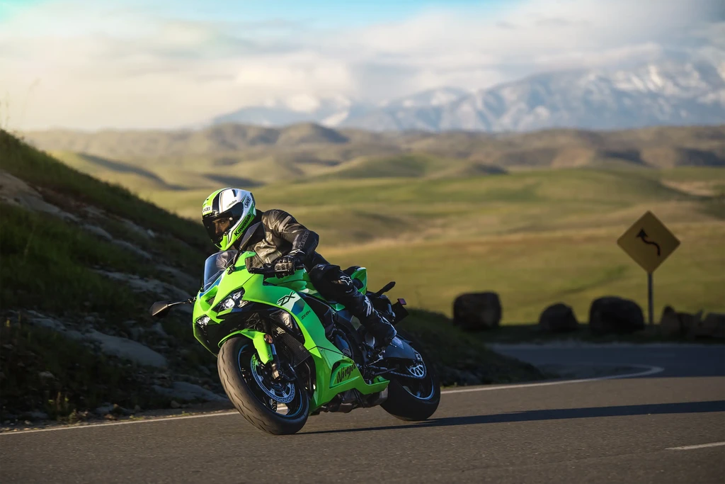 2026-kawasaki-ninja-zx-6r-throttlecraze.com-2_throttlecraze.com