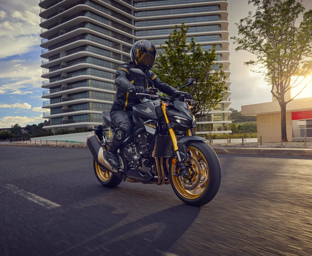 2025-honda-CB1000-Hornet-SP-throttlecraze.com-2_throttlecraze.com