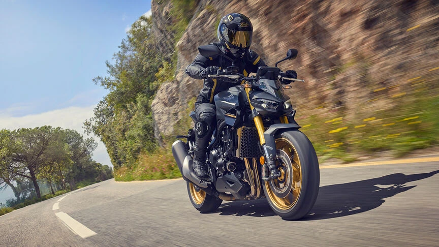 2025-honda-CB1000-Hornet-throttlecraze.com-5_throttlecraze.com