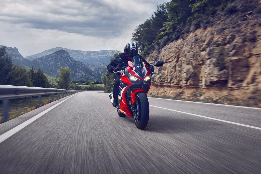 2025-honda-CBR500R-throttlecraze.com-3_throttlecraze.com