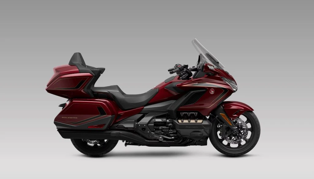 2025-honda-Gold-Wing-Tour-Airbag-DCT-50th-Anniversary-throttlecraze.com-1_throttlecraze.com