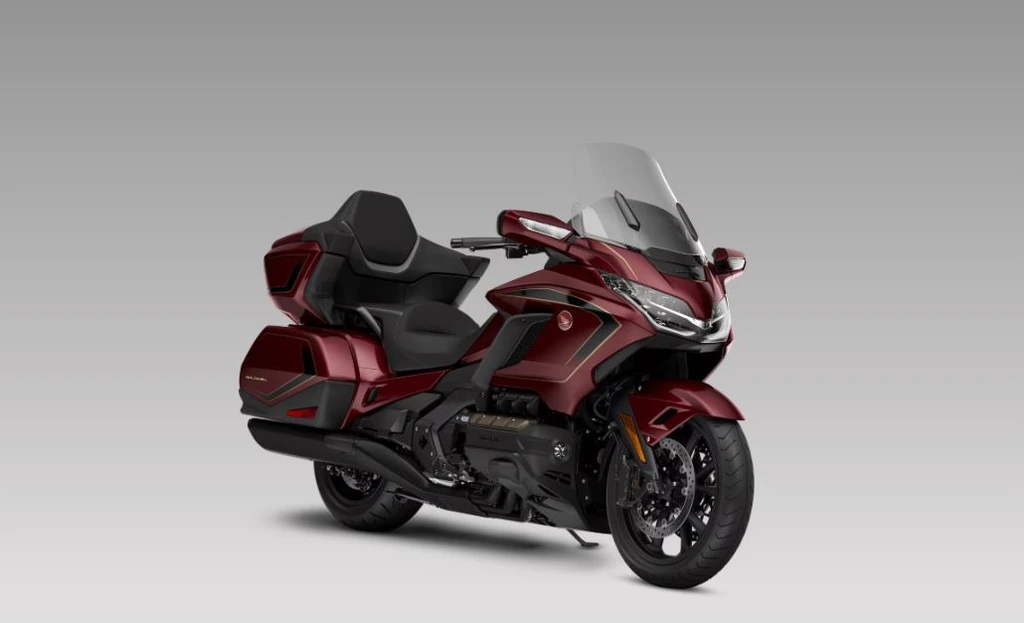 2025-honda-Gold-Wing-Tour-Airbag-DCT-50th-Anniversary-throttlecraze.com-2_throttlecraze.com