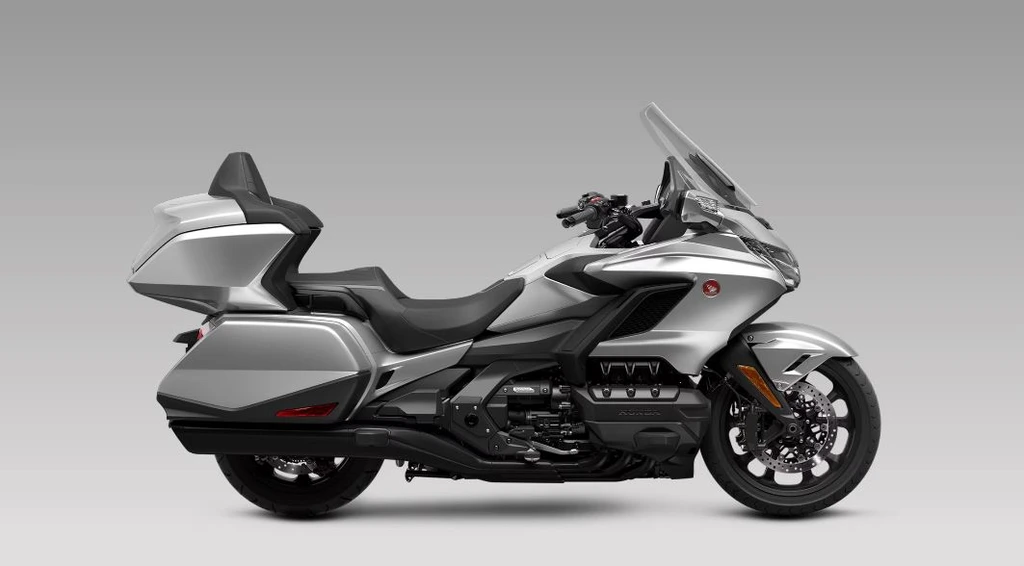 2025-honda-Gold-Wing-Tour-Automatic-DCT-throttlecraze.com-1_throttlecraze.com