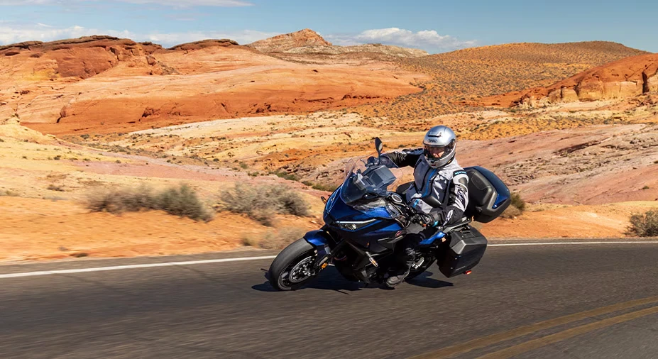 2025-honda-nt1100-dct-throttlecraze.com-1_throttlecraze.com