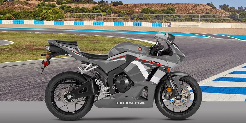 2026-honda-CBR600RR-throttlecraze.com-1_throttlecraze.com