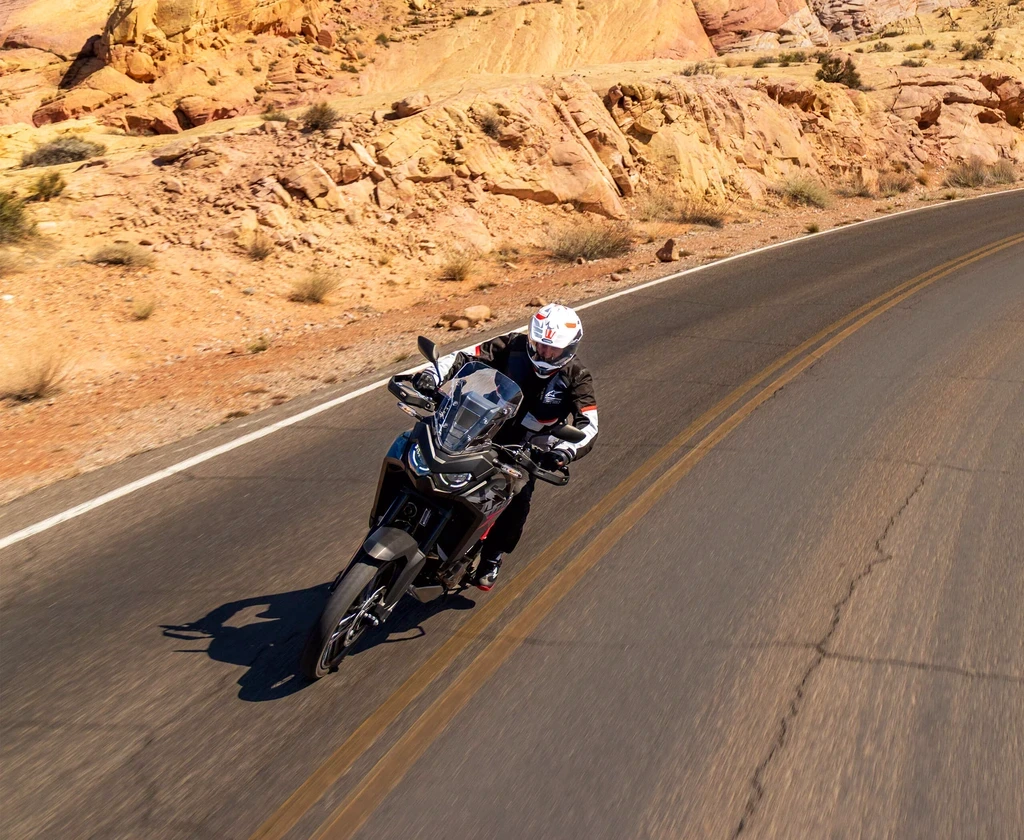 2025-honda-Africa-Twin-Adventure-Sports-ES-4_throttlecraze.com_throttlecraze.com