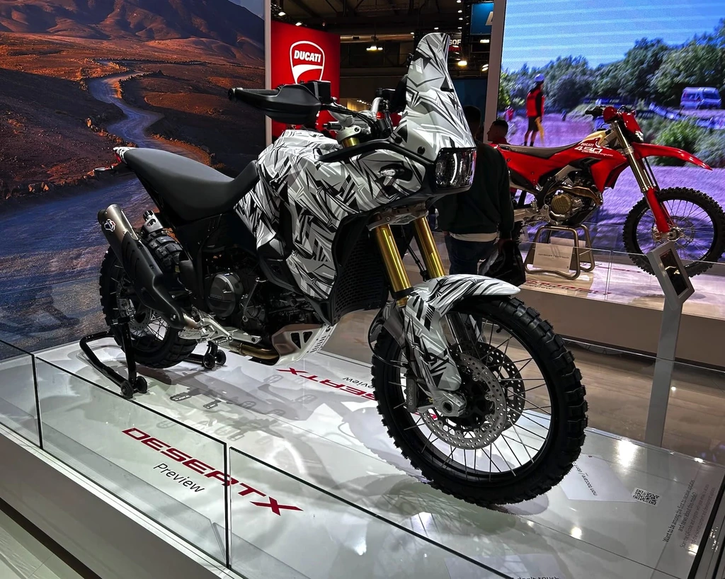 2026-ducati-desert-x-eicma-4-throttlecraze.com
