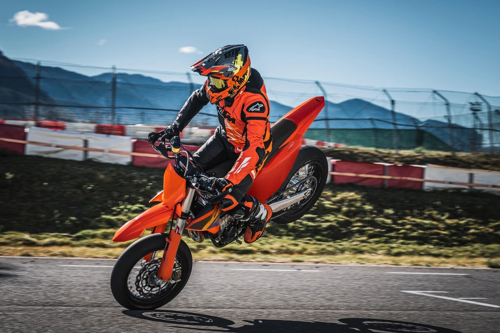 KTM updates 450 SMR for 2026 – Sharper, Smarter, and Meaner