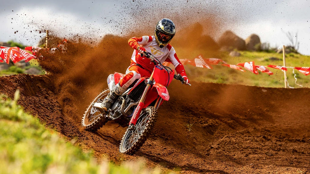 2025-Honda-CRF250RWE-2-throttlecraze.com