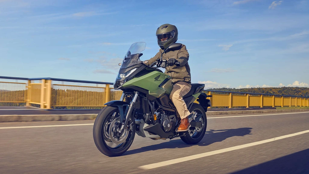 2025-Honda-NC750X-DCT-5-throttlecraze.com