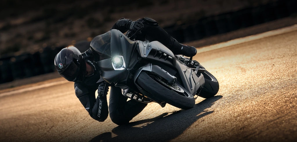 2025-mv-agusta-F3-competizione-4-throttlecraze.com