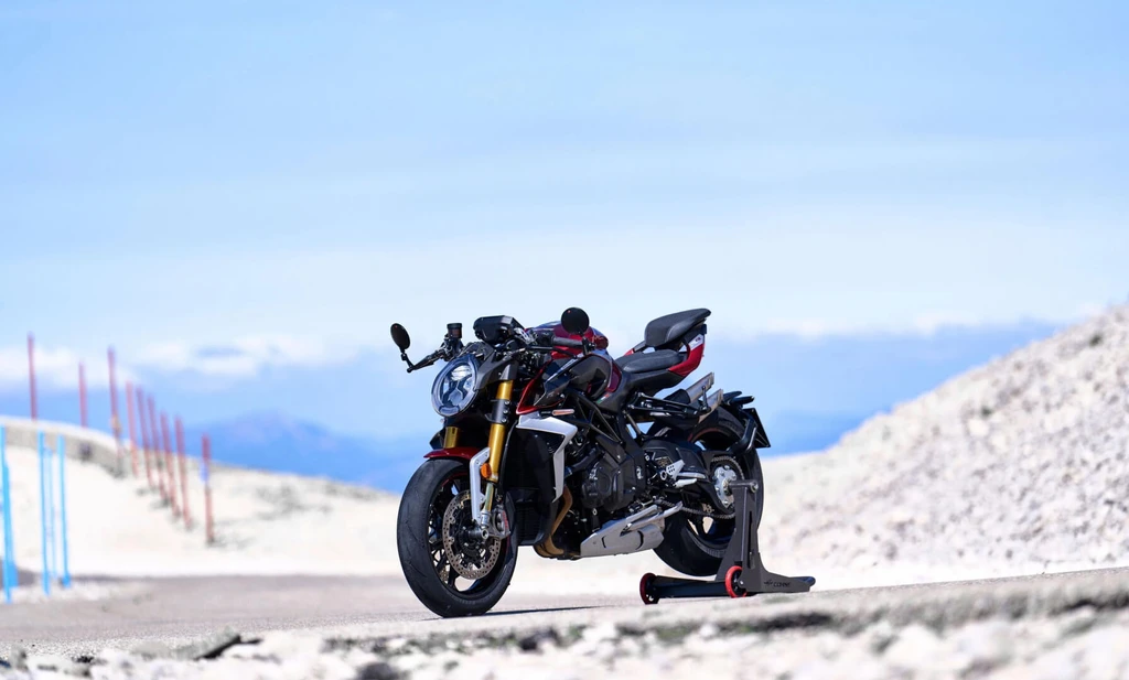 2026-mv-agusta-brutale-1000-rr-1-throttlecraze.com