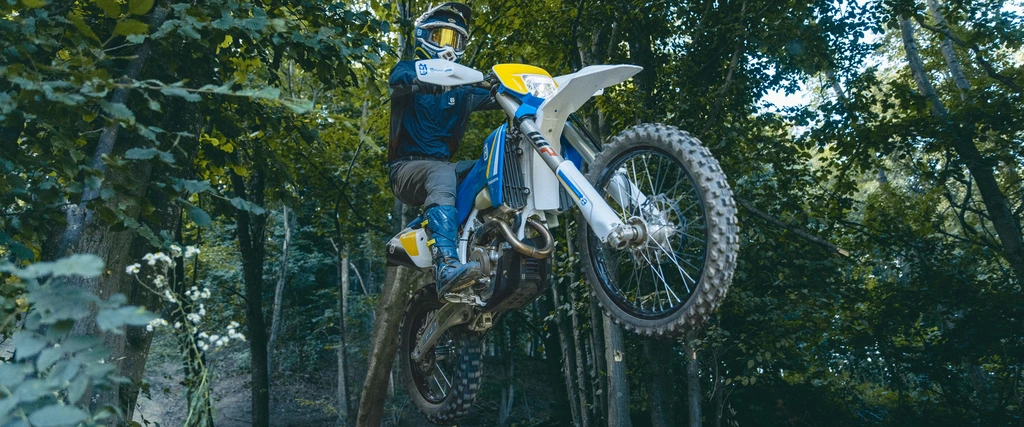 2025-Husqvarna-FE-350s-Heritage-4-throttlecraze.com