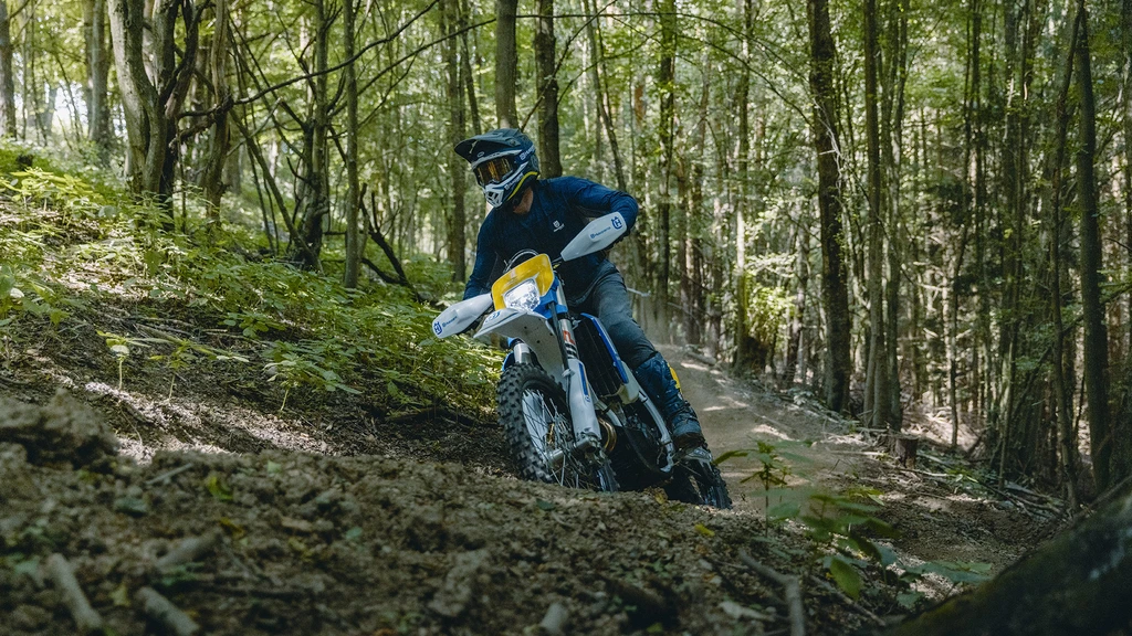 2026-Husqvarna-TE-300-2-throttlecraze.com