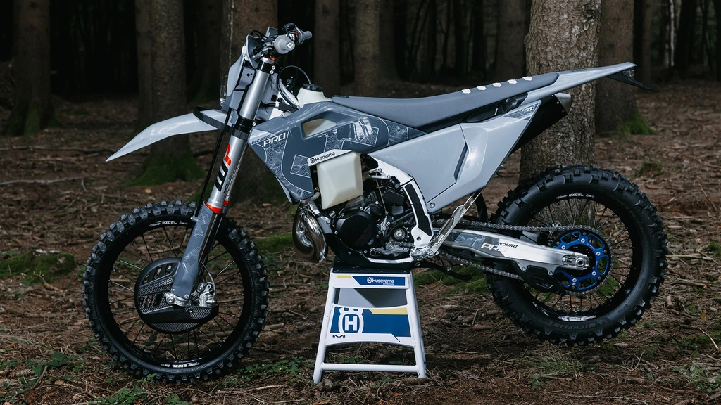 2026-Husqvarna-TE-300-Pro-1-throttlecraze.com