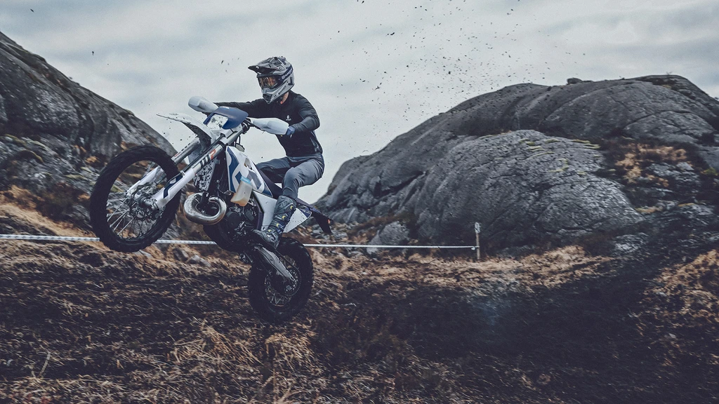 Husqvarna-TE-300-1-throttlecraze.com