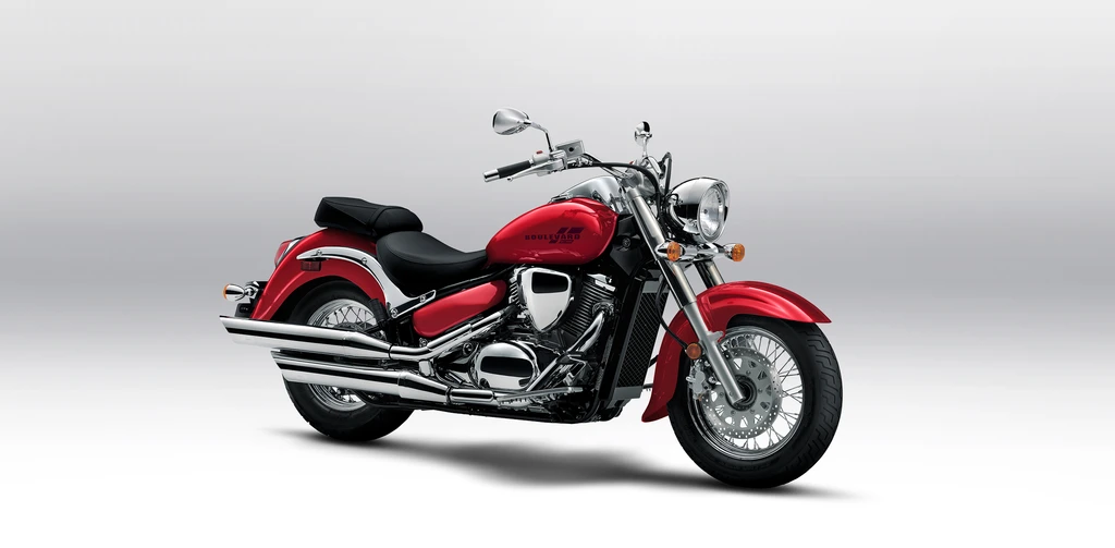 2025-2022-Suzuki-Boulevard-c50-3-throttlecraze.com