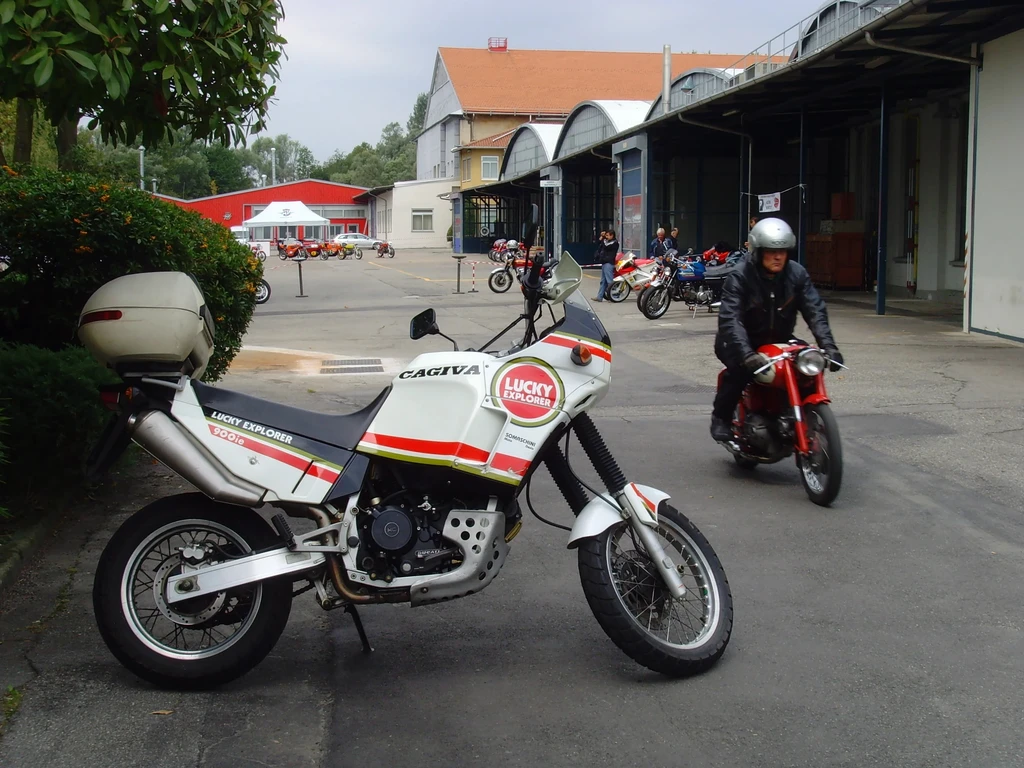 Cagiva Elefant 900ie Lucky Explorer (1990)