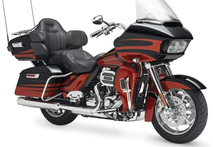 Harley Davidson CVO Road Glide Ultra (2015)