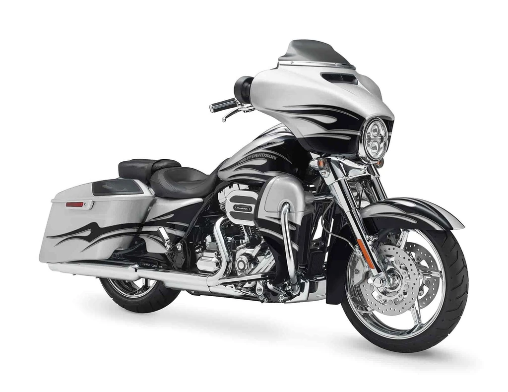 Harley Davidson CVO Street Glide (2015)