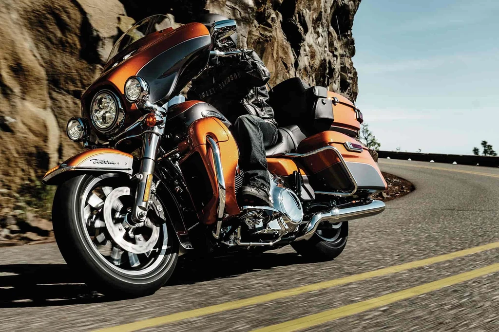 Harley Davidson FLHTCU Electra Glide Ultra Classic (2015)