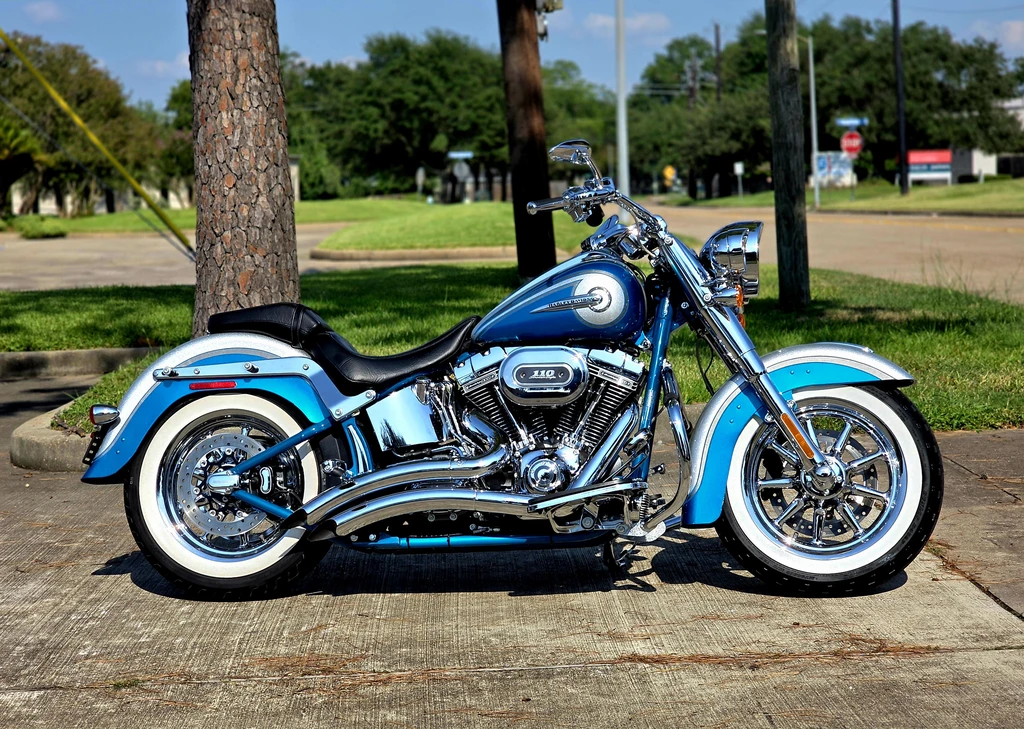 Harley Davidson FLSTN-SE Softail Deluxe CVO (2015)