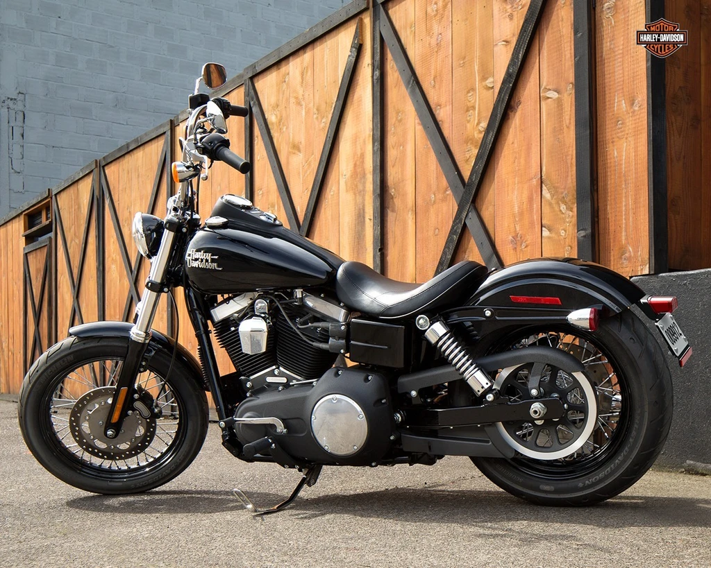Harley Davidson Dyna Street Bob (2015)