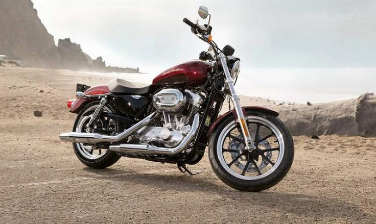 Harley Davidson XL 883L SportsterSuperLow (2015)