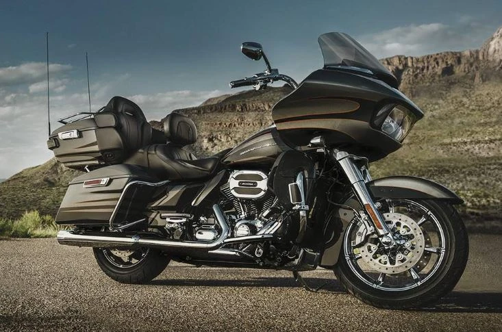Harley Davidson CVO Road Glide Ultra (2016)