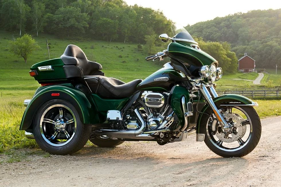 Harley Davidson FLHTCUTG Tri Glide Ultra Classic (2016)