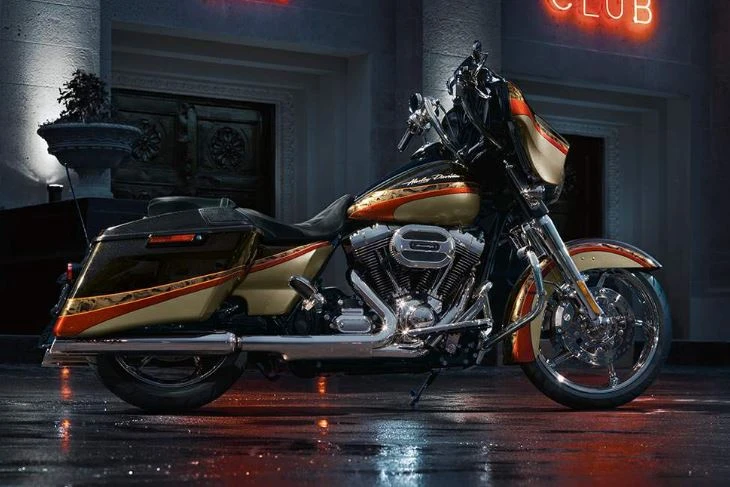 Harley Davidson FLHXS Street Glide Special (2016)