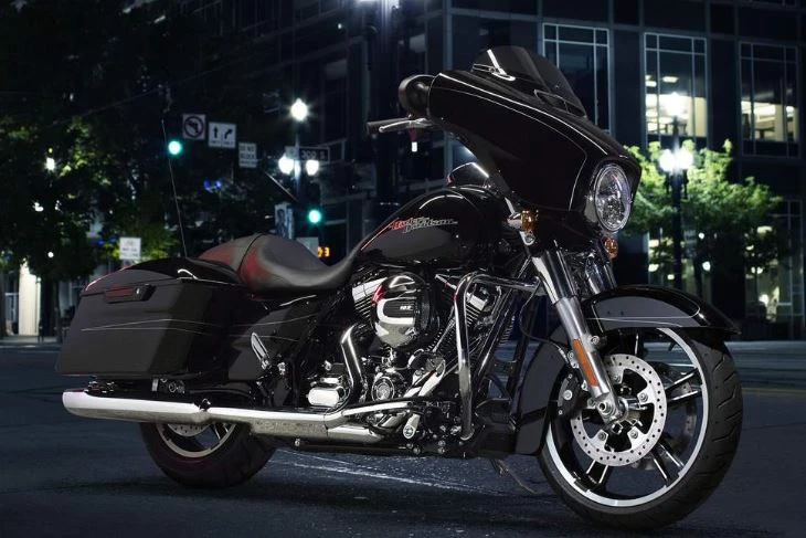 Harley Davidson FLHXS Street Glide Special (2016)