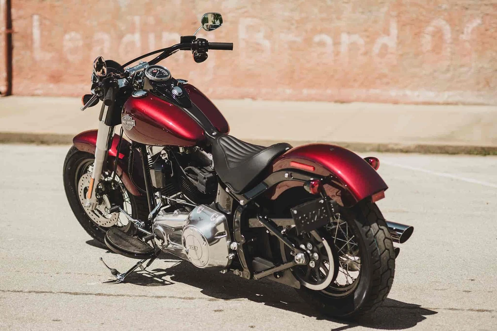 Harley Davidson FLS Softail Slim (2016 - 2017)