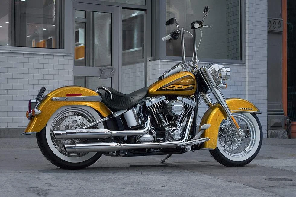 Harley Davidson FLSTN Softail Deluxe (2016 - 2017)