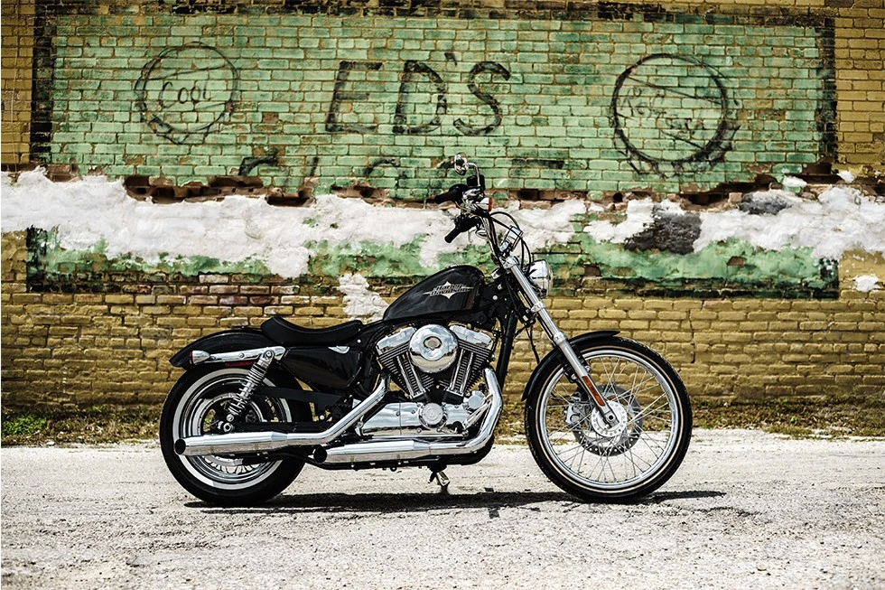 Harley Davidson XL 1200V Seventy Two (2016)
