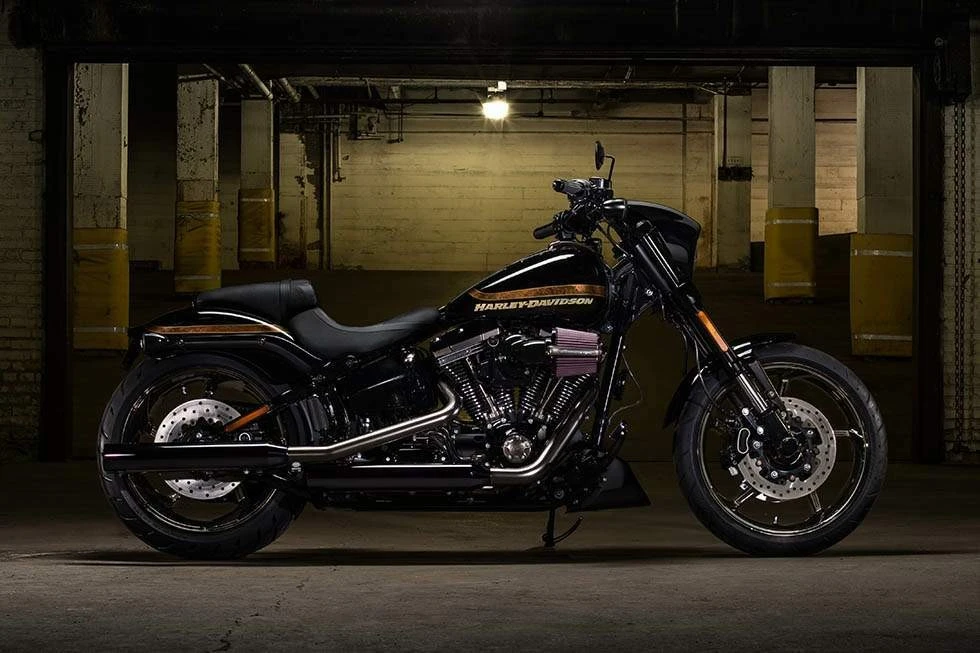 Harley Davidson FXSB-SE Pro Street Breakout CVO (2017)