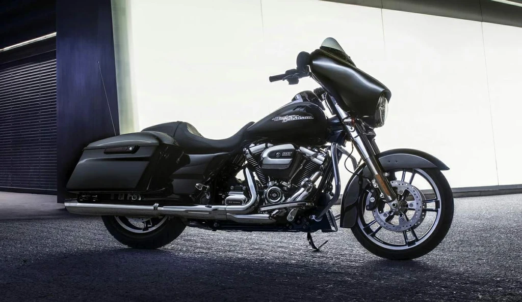 Harley Davidson FLHX Street Glide (2017 - 2018)