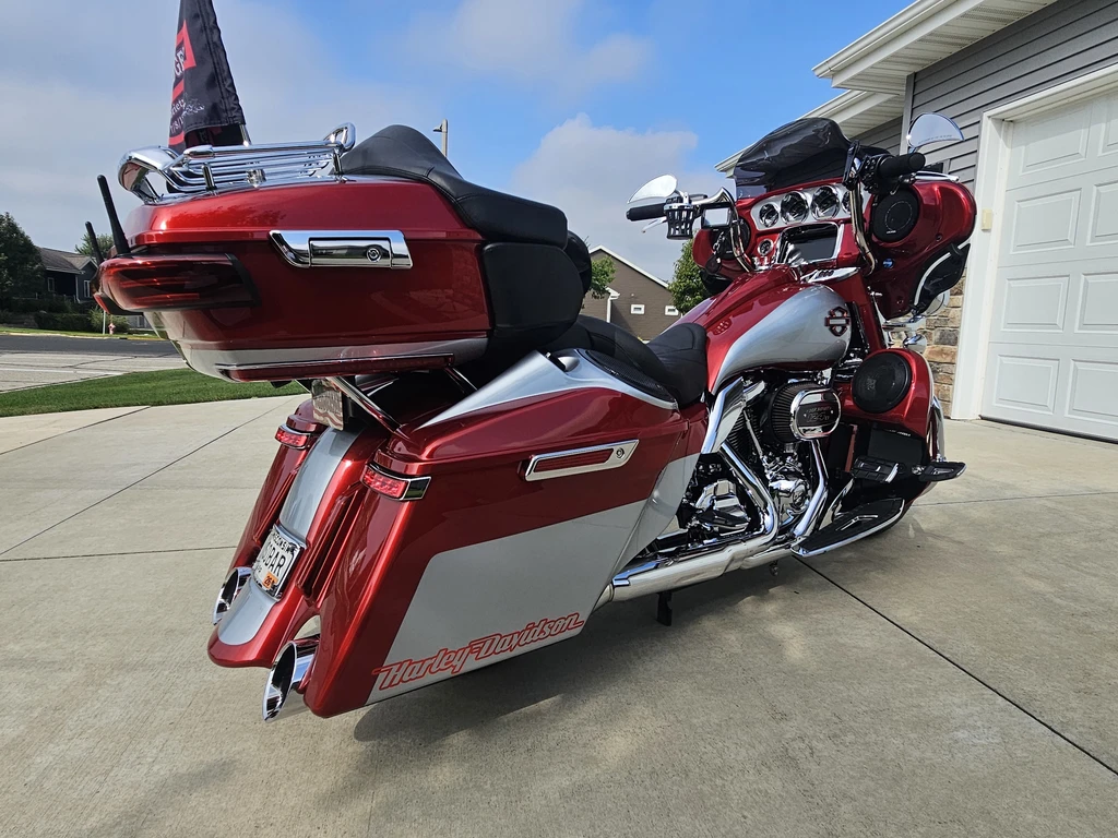 Harley Davidson FLHTCU Electra Glide Ultra (2019)