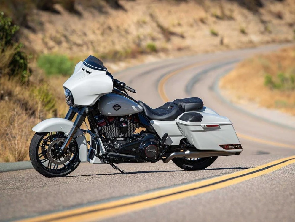 Harley Davidson CVO Street Glide (2020)